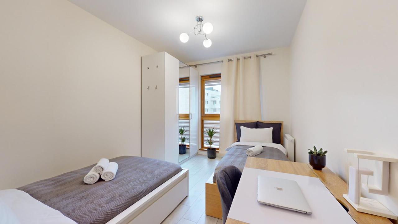 Family House Near The Market Square -Perfect For Family & Business Stays - Ksiecia Witolda Street 500 Steps To Market Square - 2 Bedrooms,2 Parking Places Wrocław Kültér fotó