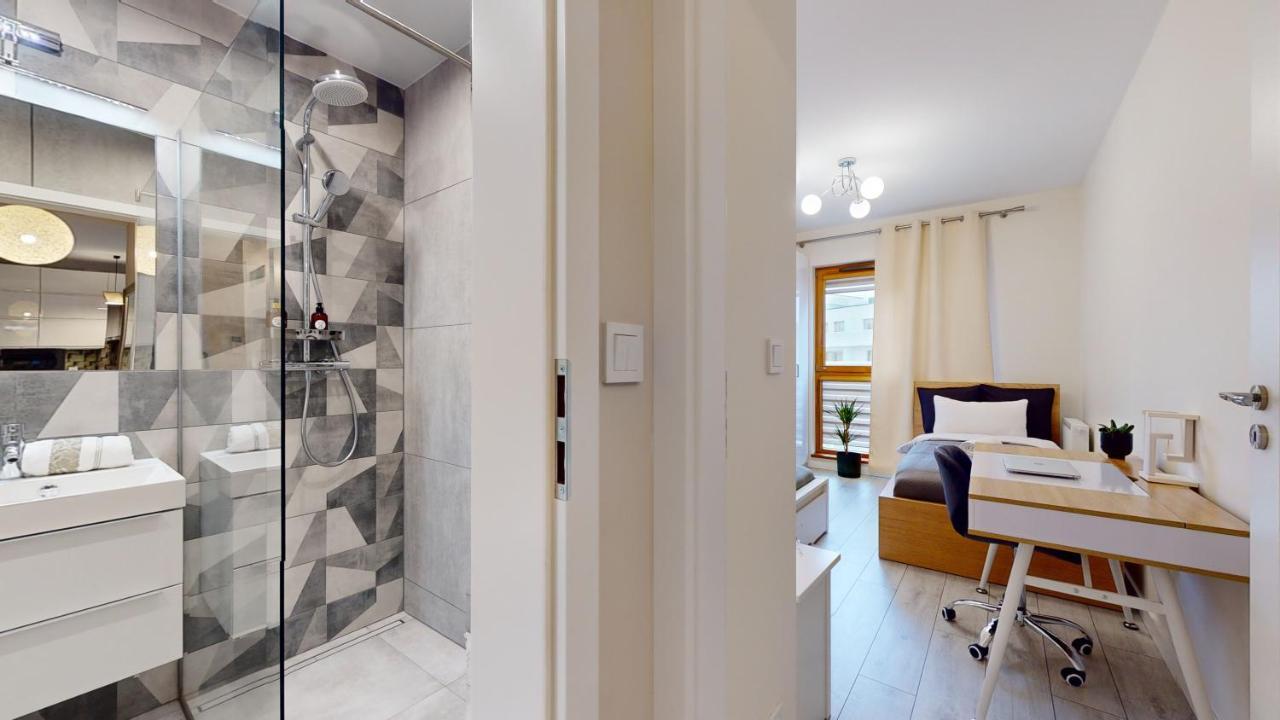 Family House Near The Market Square -Perfect For Family & Business Stays - Ksiecia Witolda Street 500 Steps To Market Square - 2 Bedrooms,2 Parking Places Wrocław Kültér fotó