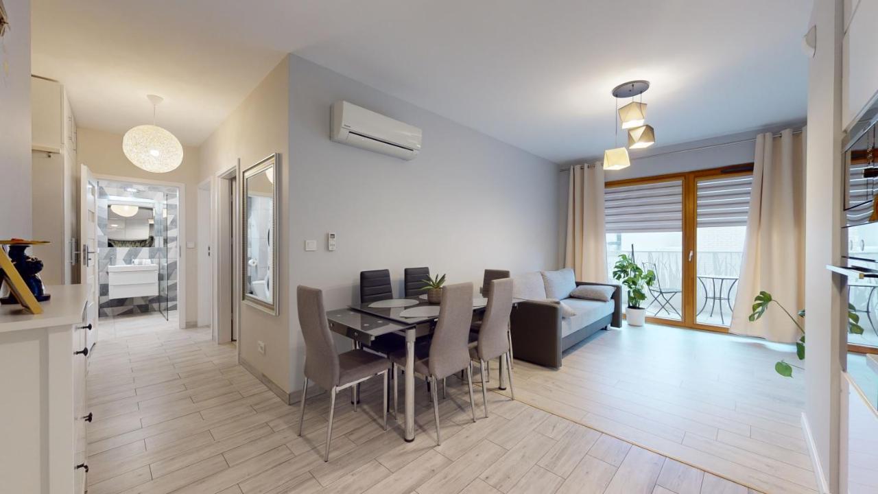 Family House Near The Market Square -Perfect For Family & Business Stays - Ksiecia Witolda Street 500 Steps To Market Square - 2 Bedrooms,2 Parking Places Wrocław Kültér fotó