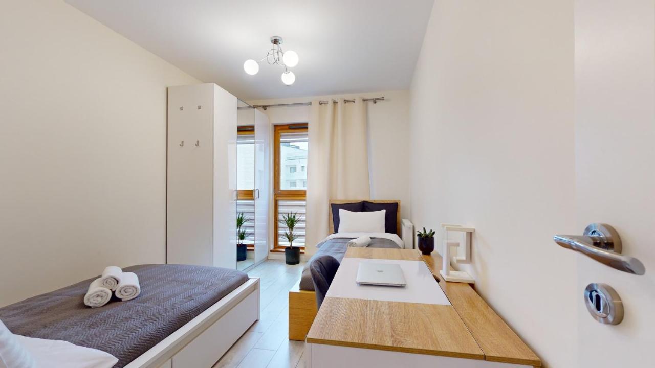 Family House Near The Market Square -Perfect For Family & Business Stays - Ksiecia Witolda Street 500 Steps To Market Square - 2 Bedrooms,2 Parking Places Wrocław Kültér fotó